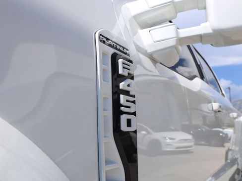 Used 2026 Ford F450 Platinum w/ FX4 Off-Road Package AWD/4WD image 24