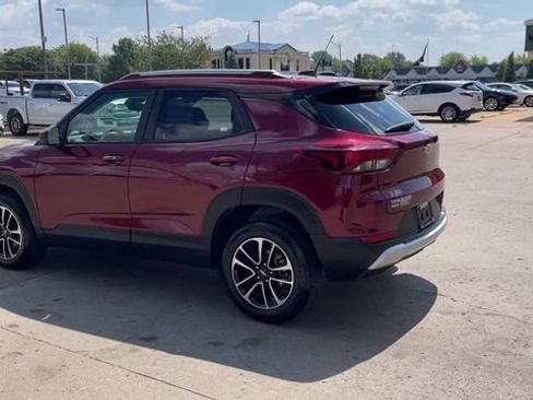 Used 2025 Chevrolet TrailBlazer LT AWD/4WD image 6