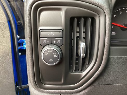 Used 2025 Chevrolet Silverado 1500 Custom image 28