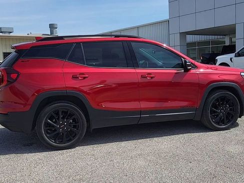 Used 2023 GMC Terrain SLT w/ Elevation Edition image 8