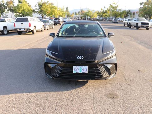 Used 2025 Toyota Camry LE FWD image 2