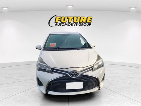 Used 2015 Toyota Yaris L image 2