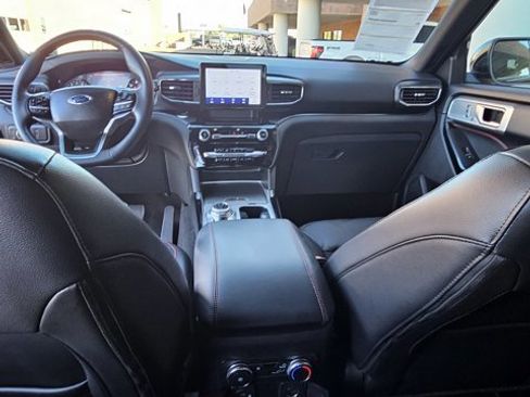 Certified 2022 Ford Explorer ST-Line image 15