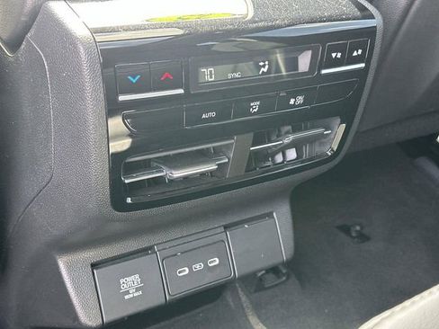 Used 2025 Acura MDX SH-AWD image 21