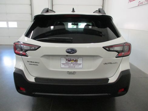 Used 2025 Subaru Outback Premium image 5