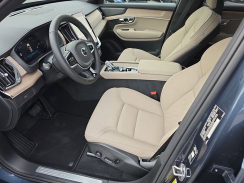New 2026 Volvo XC90 B6 Plus w/ Protection Package Premier image 8