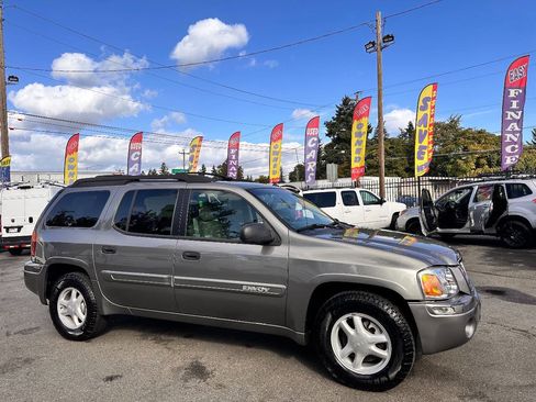 Used 2005 GMC Envoy XL SLE image 2