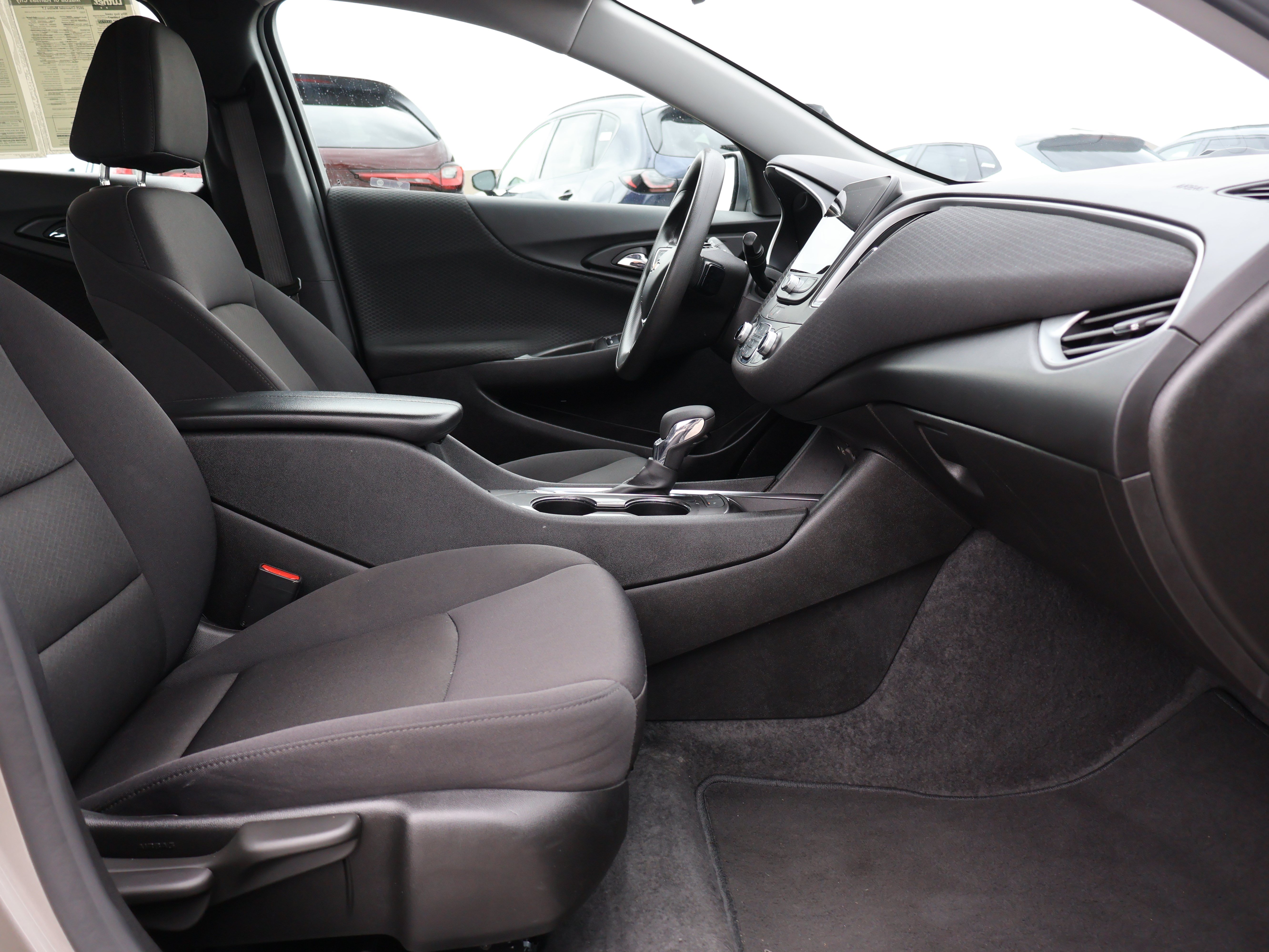 Used 2025 Chevrolet Malibu LT FWD image 8