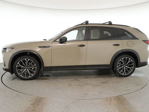 Used 2025 MAZDA CX-70 Plug-In Hybrid w/ Premium Plus image 2