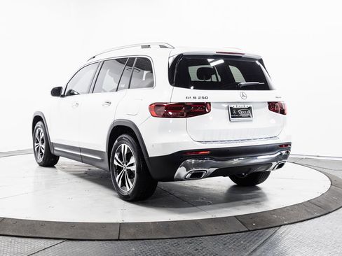 Certified 2025 Mercedes-Benz GLB 250 4MATIC image 24