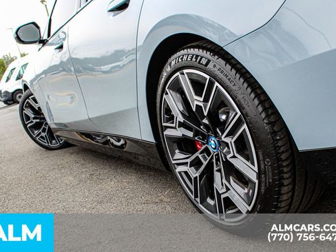 Used 2025 BMW i5 eDrive40i w/ M Sport Package image 15