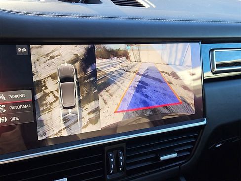 Certified 2020 Porsche Cayenne Turbo image 17