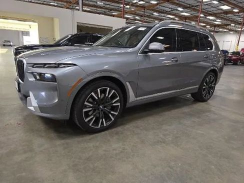 Used 2026 BMW X7 xDrive40i w/ Premium Package AWD/4WD image 14