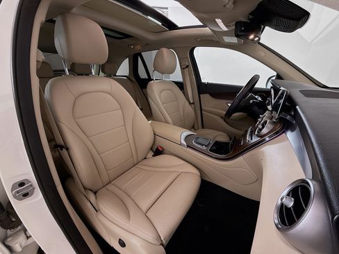 Used 2022 Mercedes-Benz GLC 300 4MATIC image 27