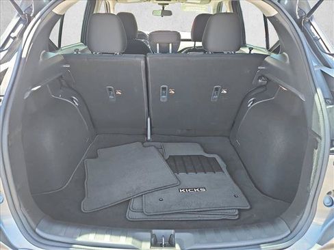 Used 2022 Nissan Kicks S FWD image 6