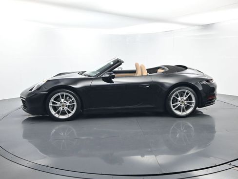 Certified 2022 Porsche 911 Carrera image 2