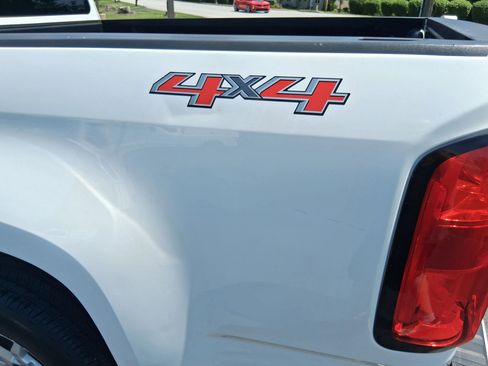 Used 2020 Chevrolet Colorado LT w/ Safety Package image 40