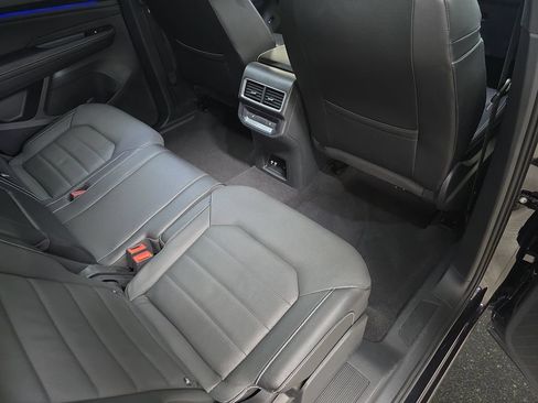 Used 2024 Volkswagen Atlas Cross Sport SEL R-Line AWD/4WD image 16