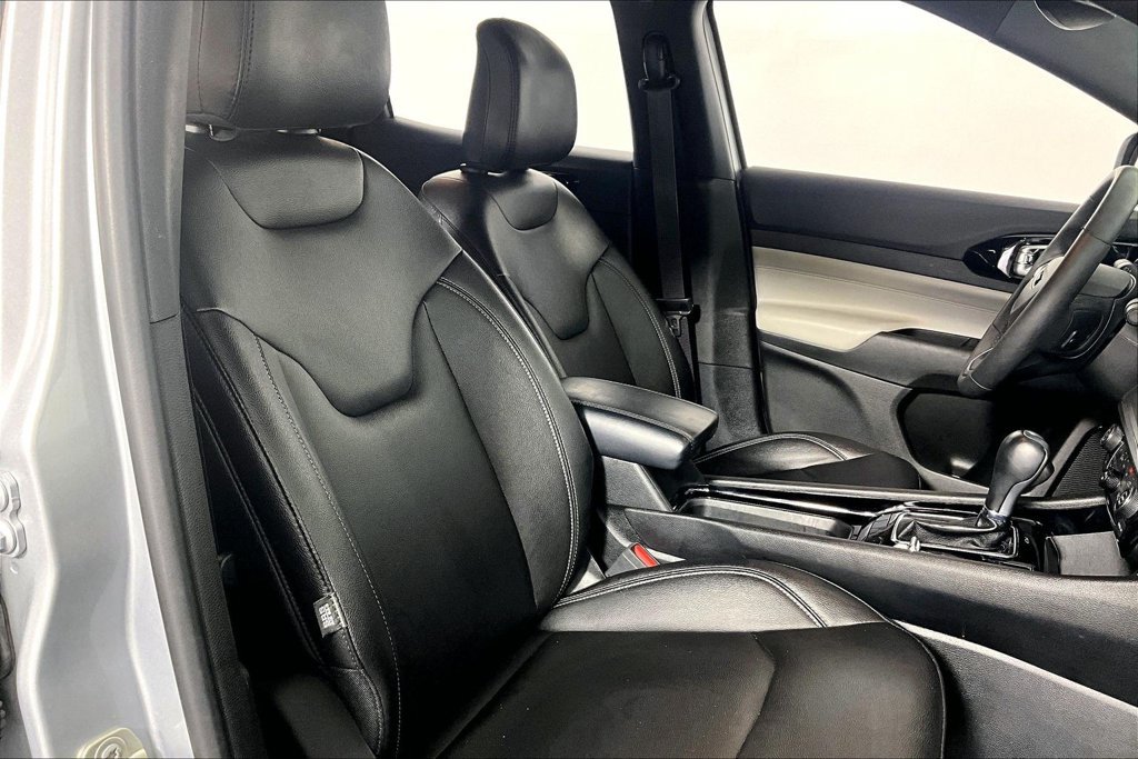Used 2025 Jeep Compass Limited AWD/4WD image 7