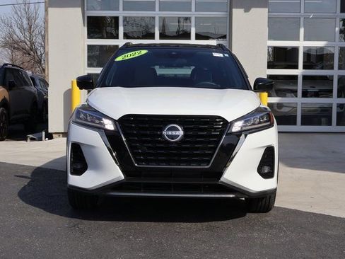 Used 2022 Nissan Kicks SR w/ Premium Package image 3