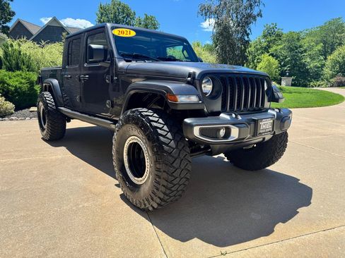 Used 2021 Jeep Gladiator Sport AWD/4WD image 8