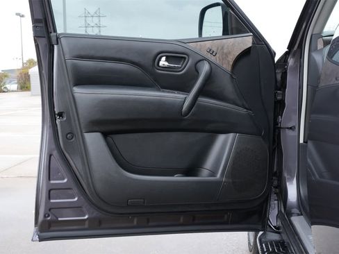 Used 2023 INFINITI QX80 Premium Select w/ Cargo Package image 18