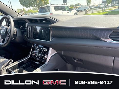 Used 2024 GMC Yukon Denali w/ Advanced Technology Package AWD/4WD image 20