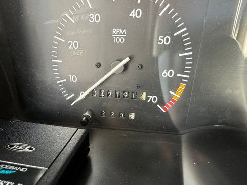 Used 1993 Cadillac Allante image 11