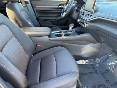 Certified 2025 Nissan Altima 2.5 SV image 12