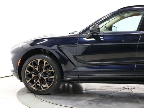 Used 2021 Aston Martin DBX image 6