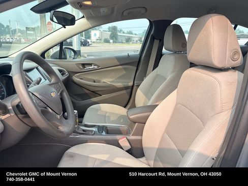 Used 2017 Chevrolet Cruze LT w/ Convenience Package FWD image 12