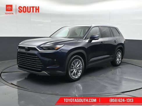 Used 2025 Toyota Grand Highlander AWD image 6