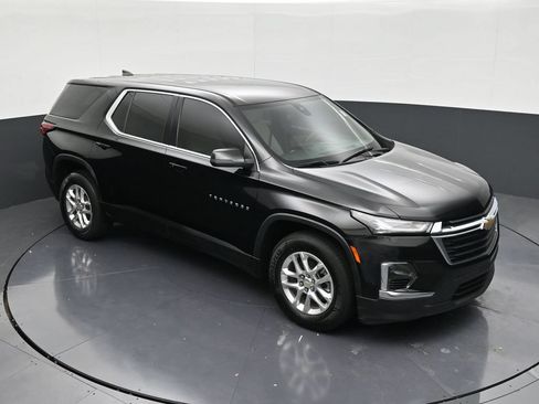 Used 2023 Chevrolet Traverse LS FWD image 18