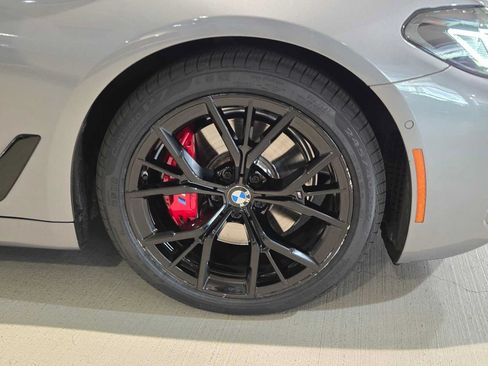 Used 2023 BMW 530i xDrive w/ Executive Package AWD/4WD image 9