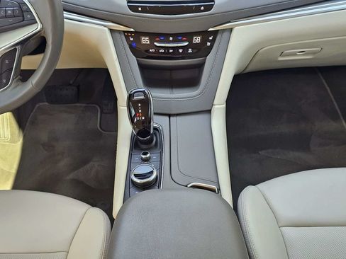 Certified 2024 Cadillac XT5 Premium Luxury FWD image 18