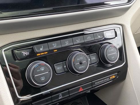 Used 2022 Volkswagen Atlas SE w/ Panoramic Sunroof Package image 18