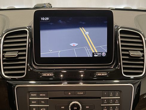 Used 2019 Mercedes-Benz GLS 450 4MATIC image 22