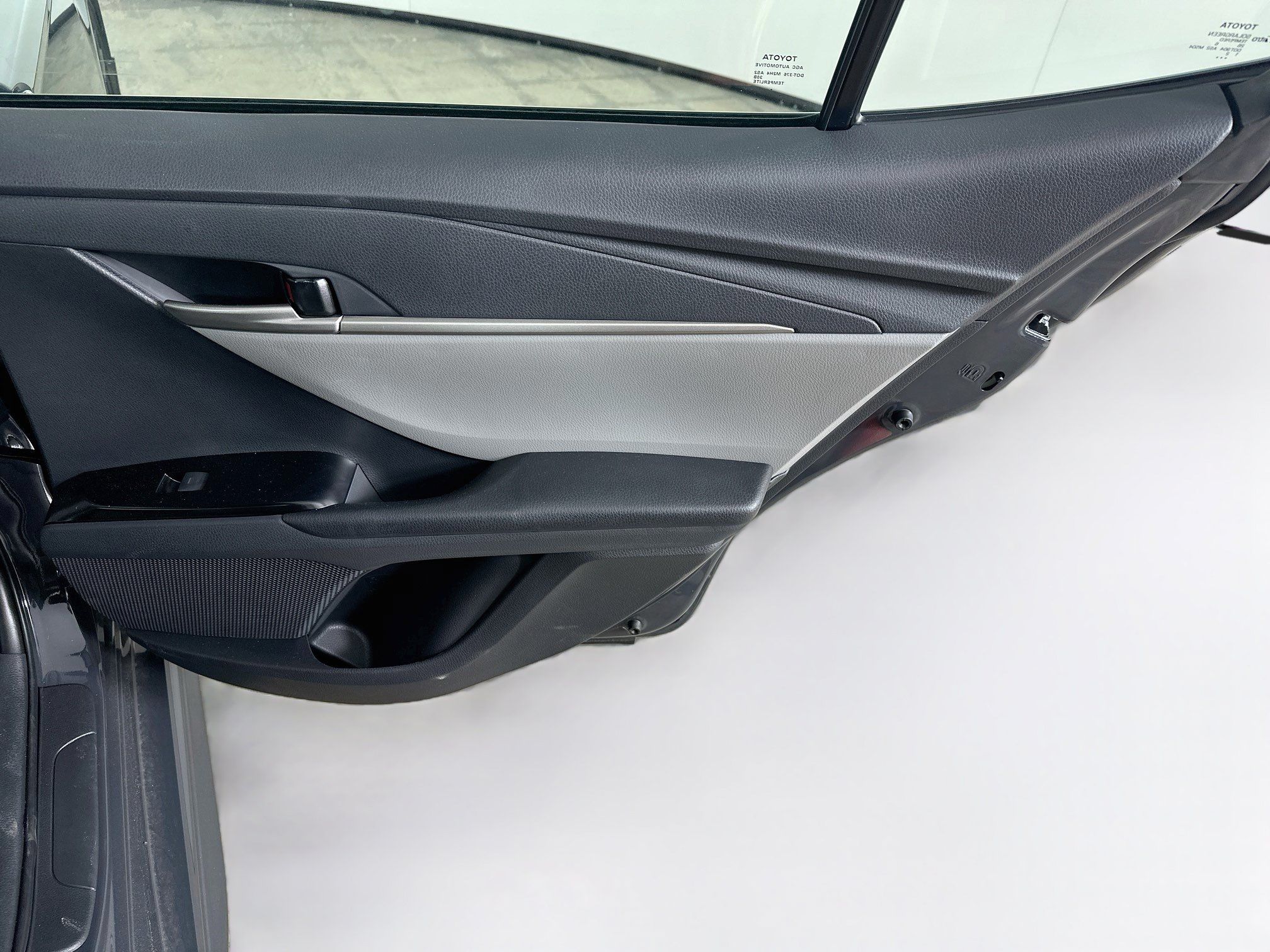 Used 2026 Toyota Camry SE FWD image 28