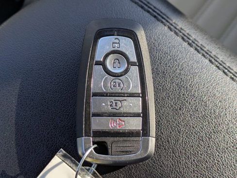 Used 2020 Ford Edge SEL w/ Convenience Package image 25