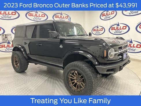Certified 2023 Ford Bronco Outer Banks AWD/4WD image 1