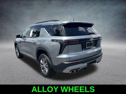 Used 2024 Chevrolet Traverse LT AWD/4WD image 7