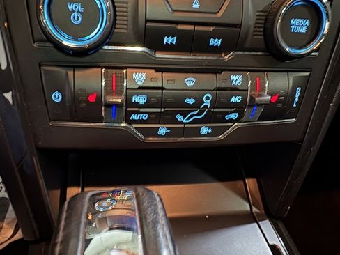 Used 2017 Ford Explorer XLT w/ Equipment Group 201A image 16