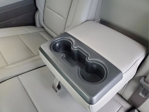 Used 2025 GMC Sierra 1500 SLT w/ SLT Premium Package image 11