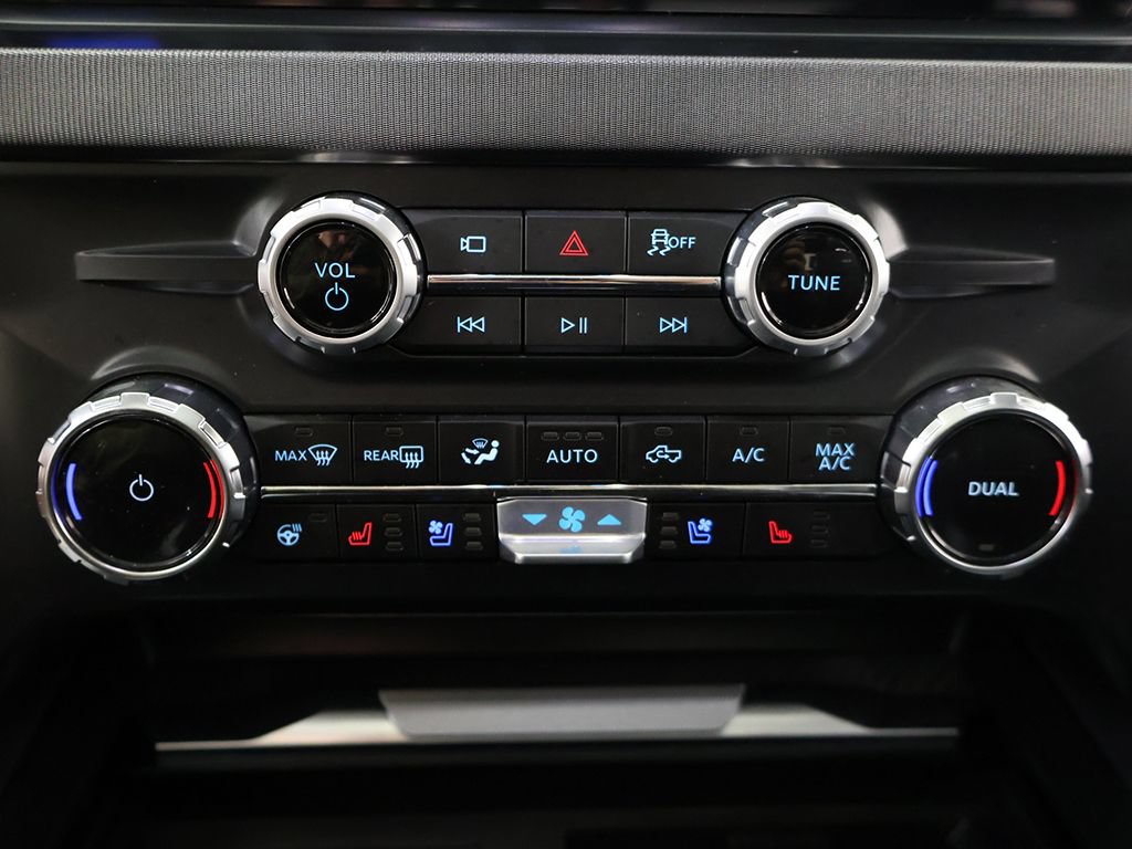 Used 2025 Ford F250 Platinum AWD/4WD image 59