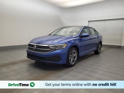 Used 2024 Volkswagen Jetta SE image 1
