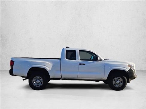 Used 2019 Toyota Tacoma SR image 4