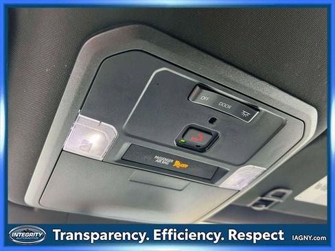 Used 2024 Toyota Tacoma TRD Off-Road image 32