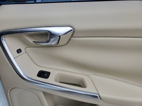 Used 2015 Volvo V60 T5 Premier image 33