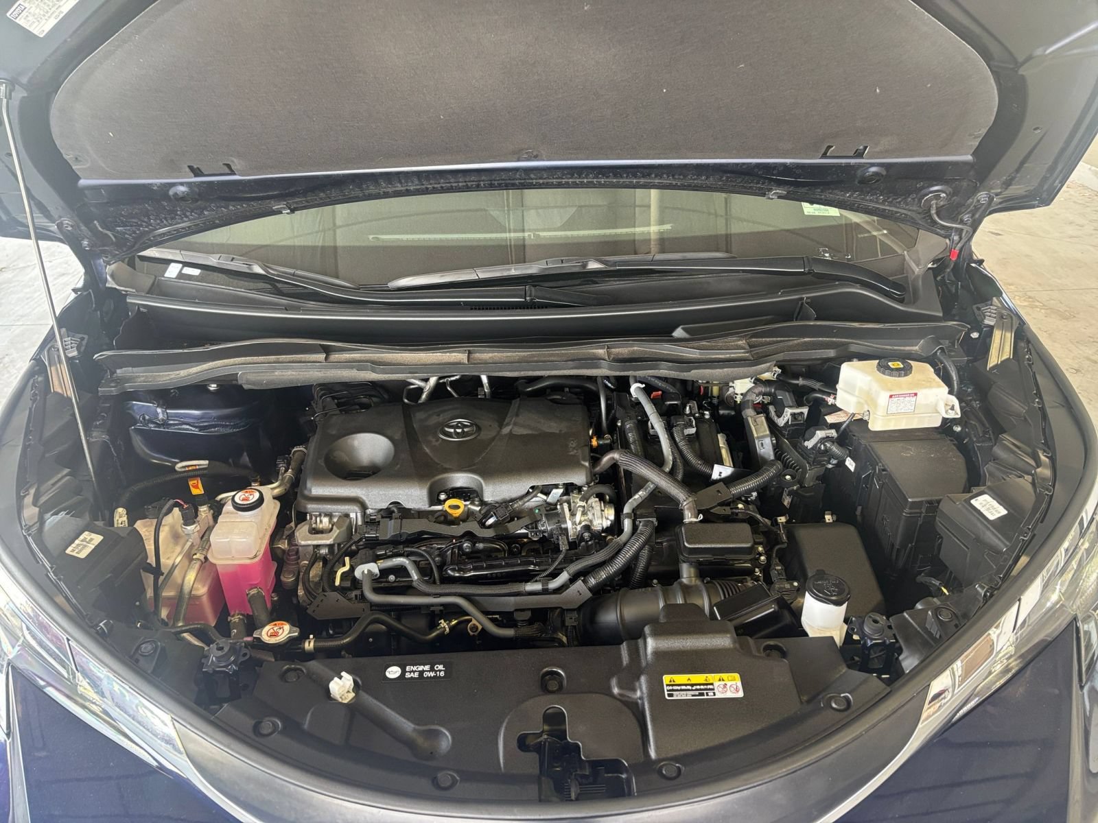 Used 2025 Toyota Sienna XLE FWD image 34