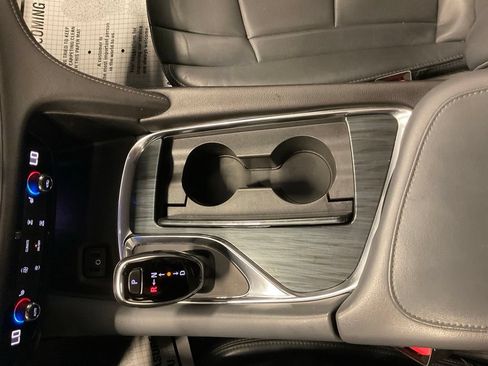 Used 2019 Buick Enclave Essence AWD/4WD image 17